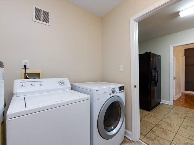 Building Photo - 1324 Bethel Rd