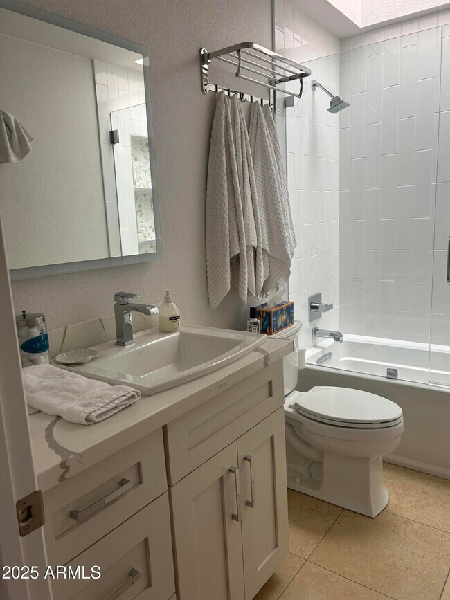 Building Photo - 7760 E Gainey Ranch Rd