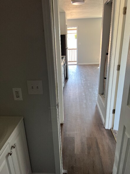 Building Photo - 810 Yucca Dr