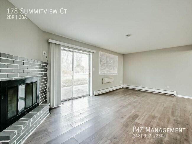 Building Photo - 178 Summit View Ct