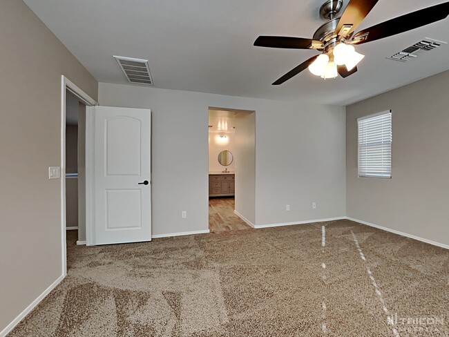 Building Photo - 1169 N 163rd Dr