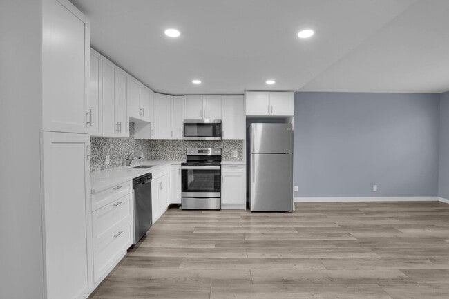 Building Photo - 104 Mansfield C