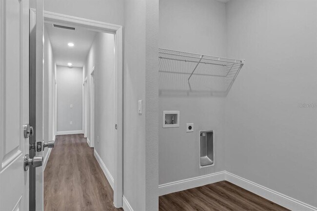 Building Photo - 6006 SW 154th Place Rd