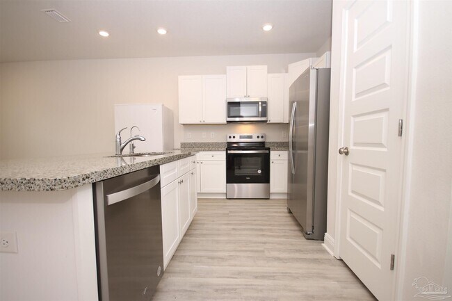 Building Photo - 8686 Meadow Flower Ln