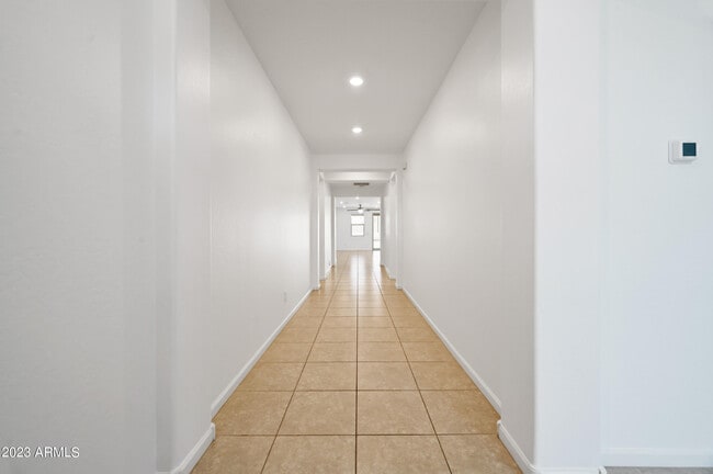 Building Photo - 20819 N 40th Dr