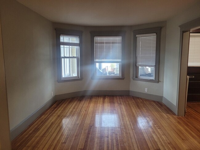 Building Photo - 104 George St