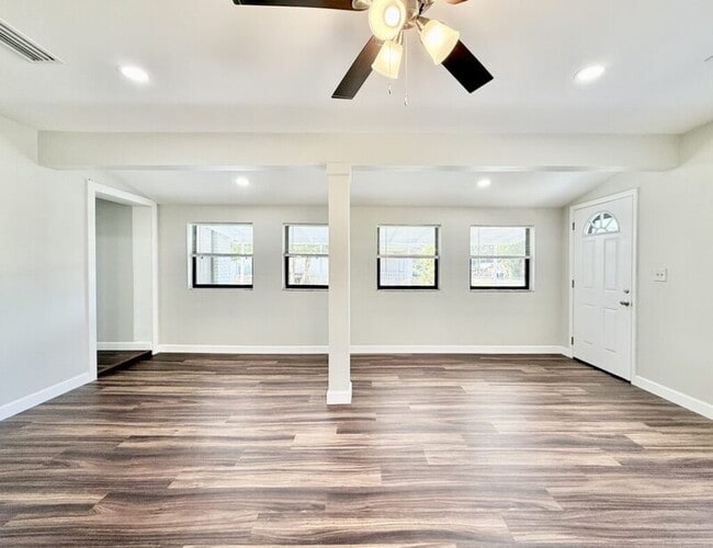 Building Photo - 1221 Jewel Ave