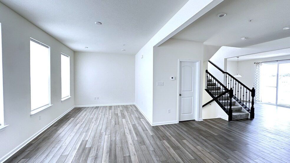 Building Photo - 106 Sweetwater Dr