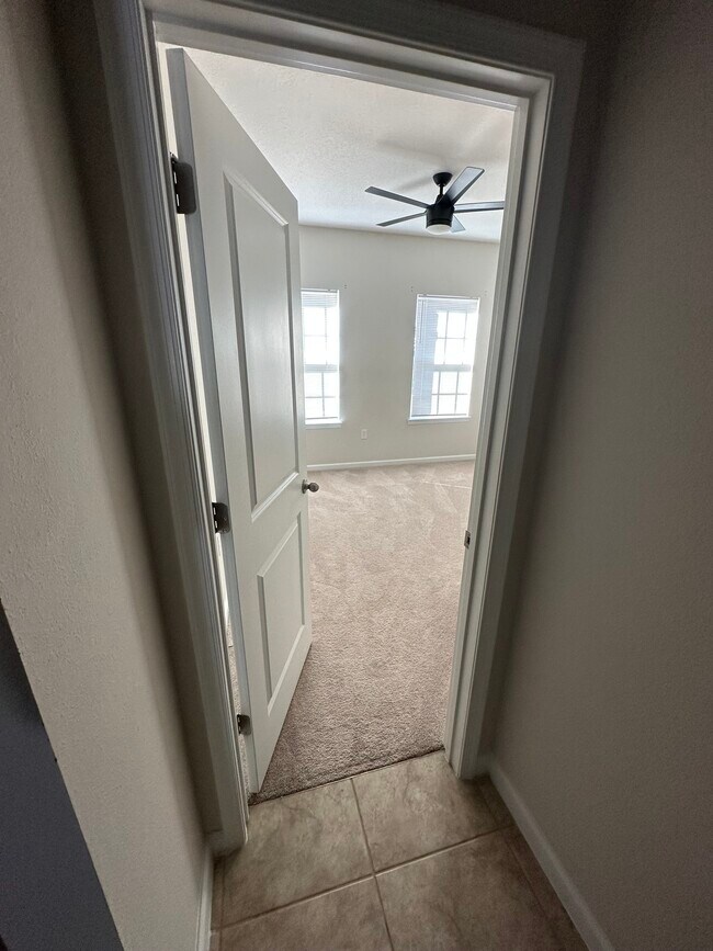 Building Photo - 3045 Lake Tahoe Ave