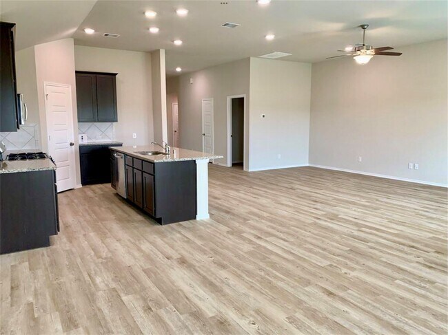 Building Photo - 2203 Levant Ln