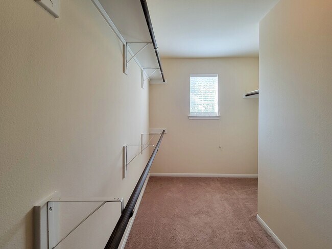 Building Photo - 805 Arlington Pointe Dr