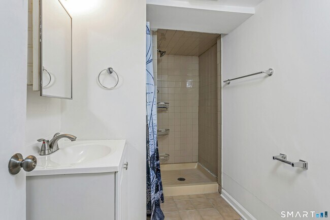 Building Photo - 27 Bouton St E