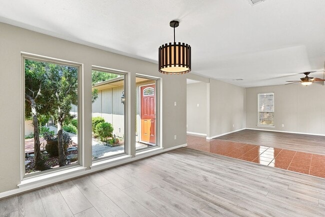 Building Photo - 15706 Cavendish Dr