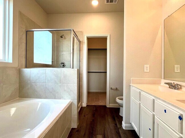 Building Photo - 4814 Blue Jacaranda Wy