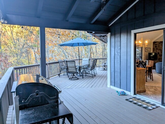 Building Photo - 842 Alpine Dr