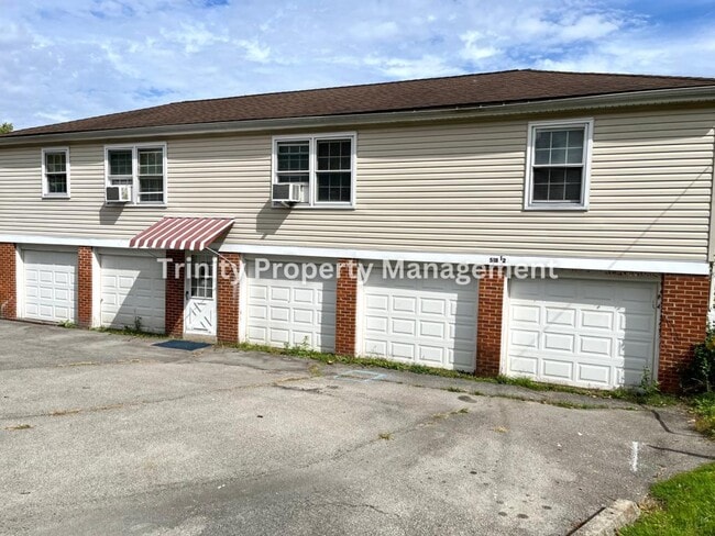 Building Photo - 518 1/2 Haymond Hwy