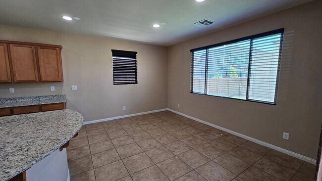 Building Photo - Large 4 bedroom in gated Stetson Trails Community