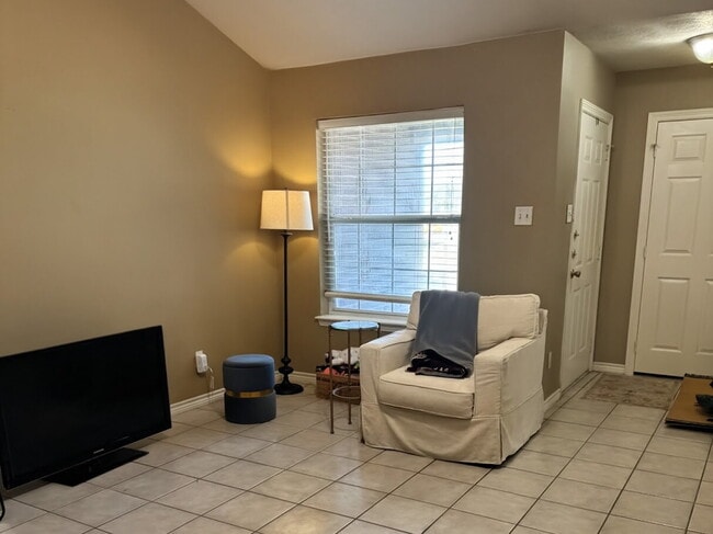 Building Photo - 1014 Sun Meadow Ct