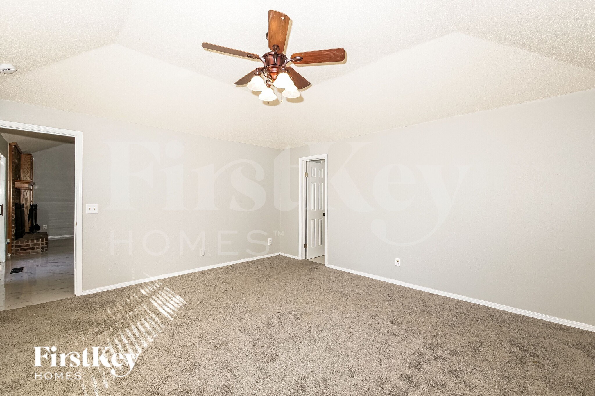 Building Photo - 1912 Dena Dr