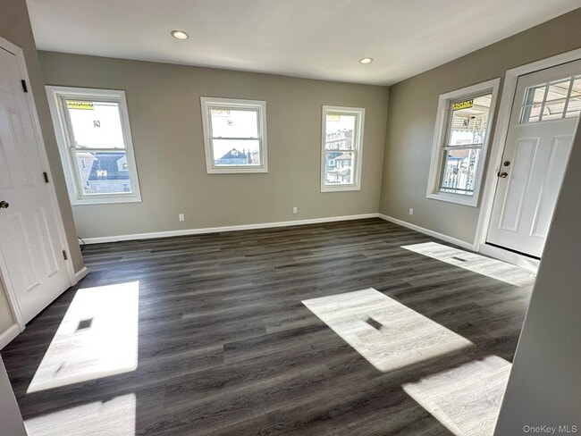 Building Photo - 149 W Market St