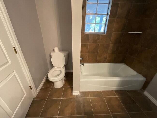 Building Photo - 1421 Pheasant Run Ct