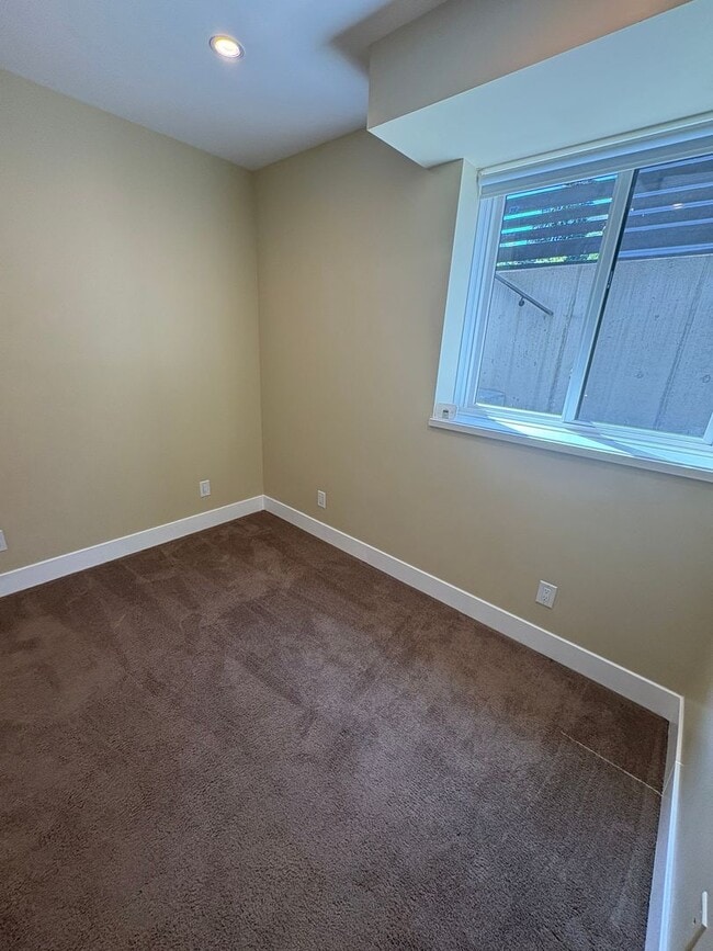 Building Photo - Fabulous Queen Anne Home with LOTS of EXTRAS!