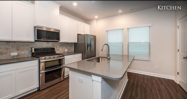 Building Photo - 11931 Old Statesville Rd