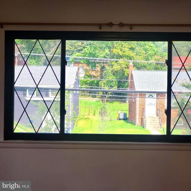 Building Photo - 4203 Lyons St