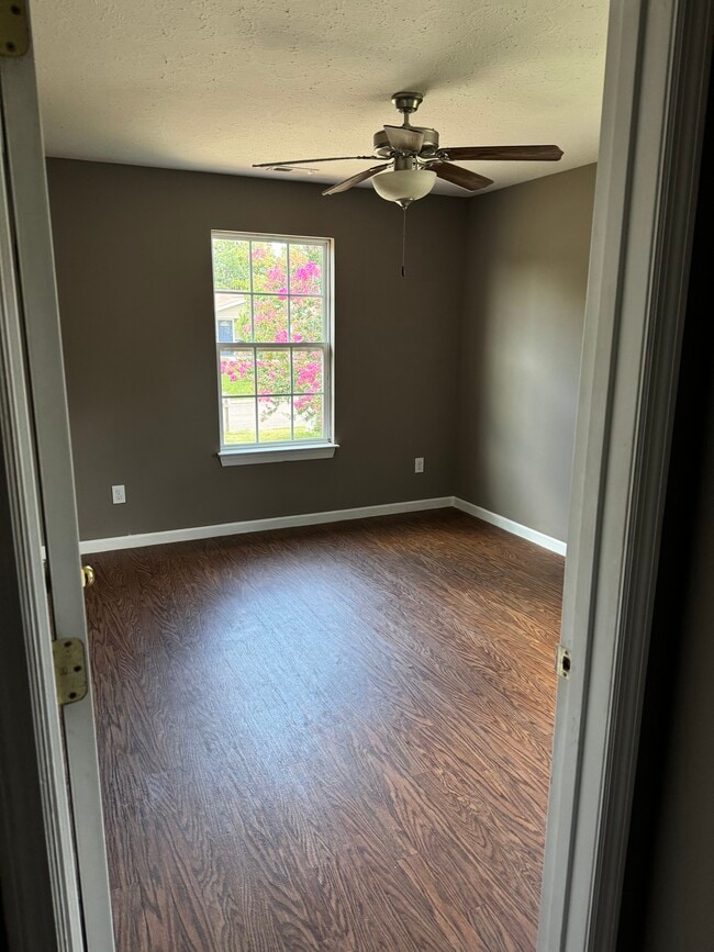 Building Photo - 2107 Century Ave SE