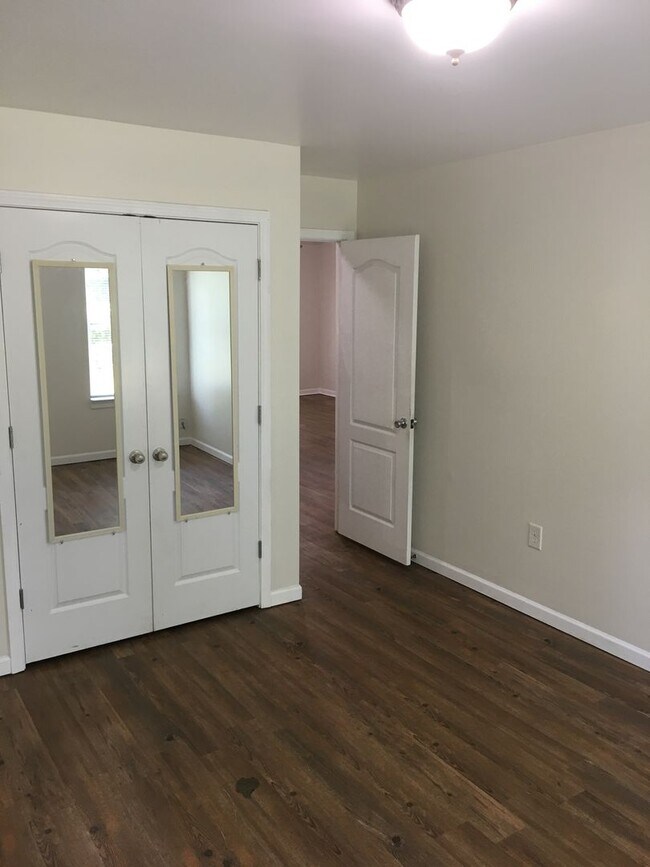 Building Photo - 134-136 Melody Ln NW