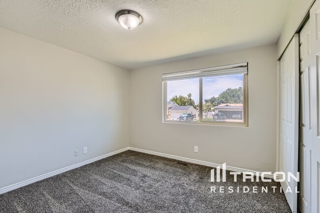 Building Photo - 667 W 2200 N