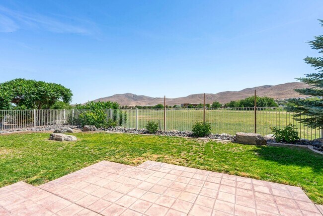 Building Photo - Stunning Like New South Reno 4 Bedroom