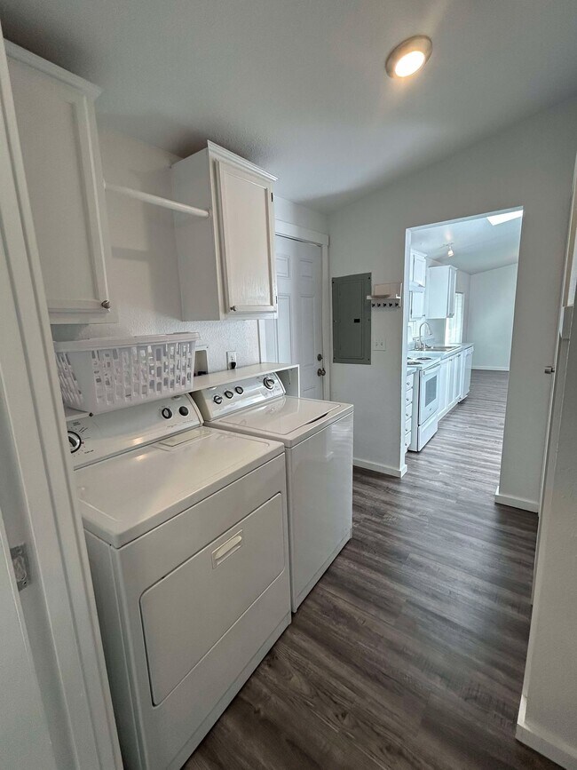 Building Photo - 8743 Whitewood Loop SE