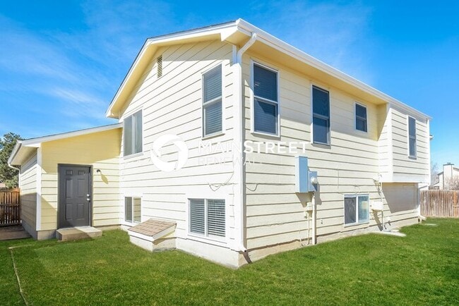 Building Photo - 5 Bedroom Pet-Friendly Home in AURORA, CO ...