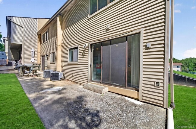 Building Photo - 202 Concord Ln