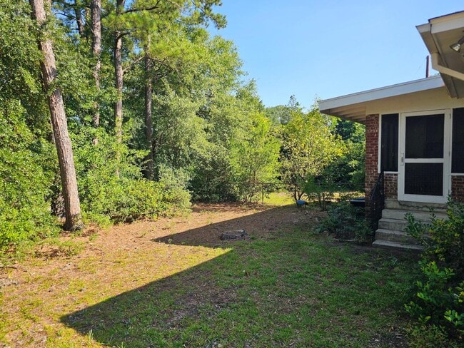 Building Photo - 1507 Brennen Rd