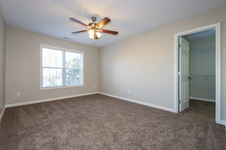 Building Photo - 8173 Rolling Glenn Dr