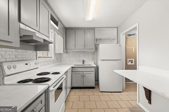 Building Photo - 360 Winding River Dr