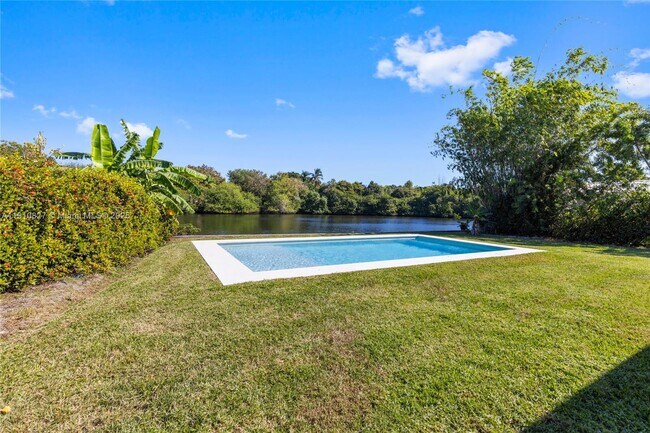 Building Photo - 317 N 31st Ave