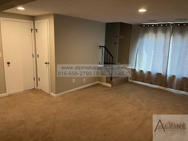 Building Photo - 2 Units Available Across from Congress Mid...