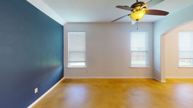 Building Photo - 3 bedroom/2 bath/2 Car Garage - Walking distance to Lake Lewisville