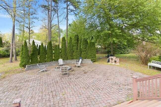 Building Photo - Spacious 3BR Jackson Colonial with Garage
