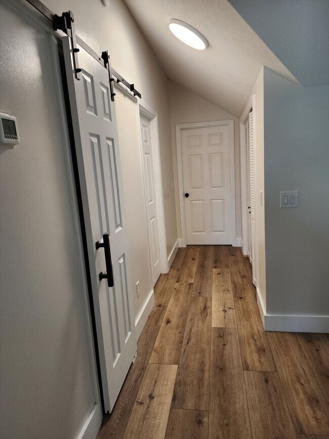 Building Photo - Beach Cottage