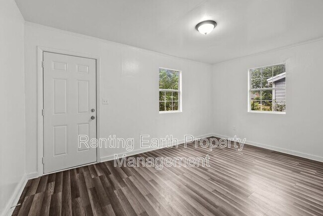 Building Photo - 4010 Vandiver Ct