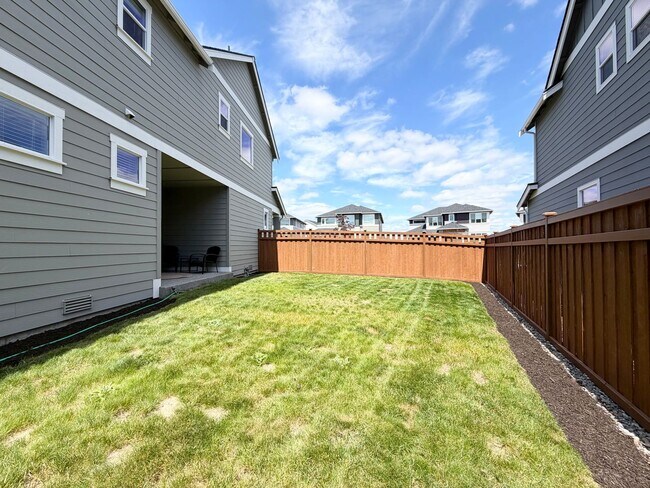 Building Photo - Stunning 2024 Bonney Lake/Tehaleh Home