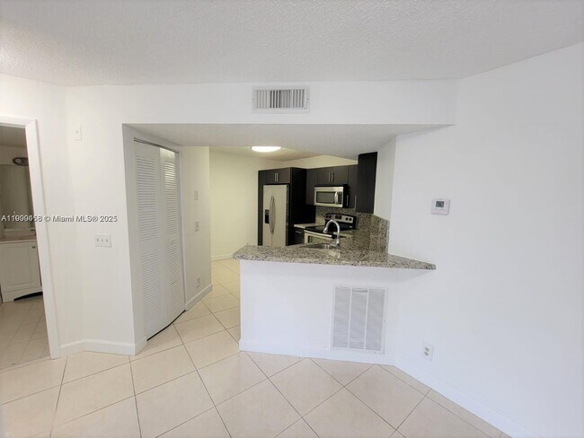 Building Photo - 8821 Wiles Rd
