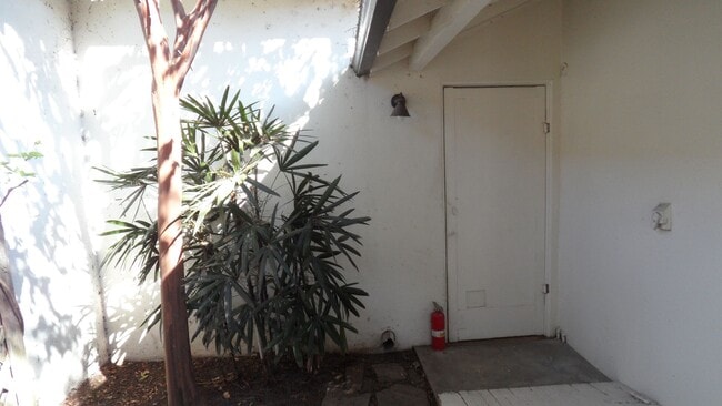 Building Photo - Old Towne Orange Single-Story 2BR, 1BA w/ ...