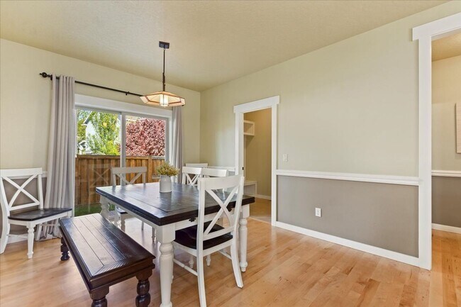 Building Photo - 3-Bedroom Craftsman-Style Home