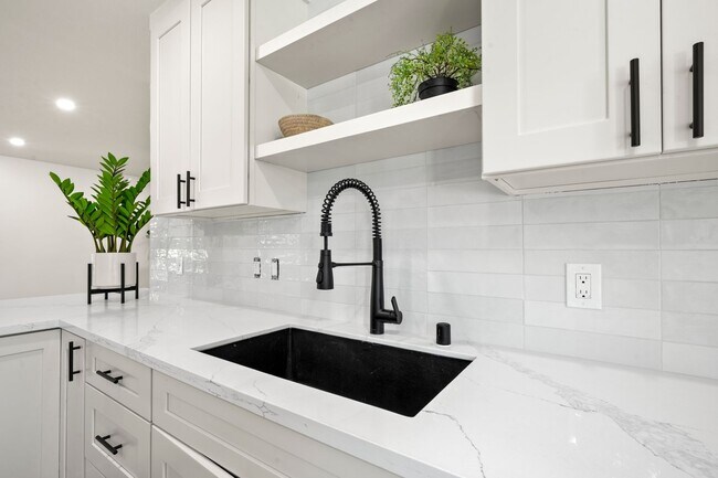 Building Photo - Modern Beauty of Downtown Roseville - 3 Be...