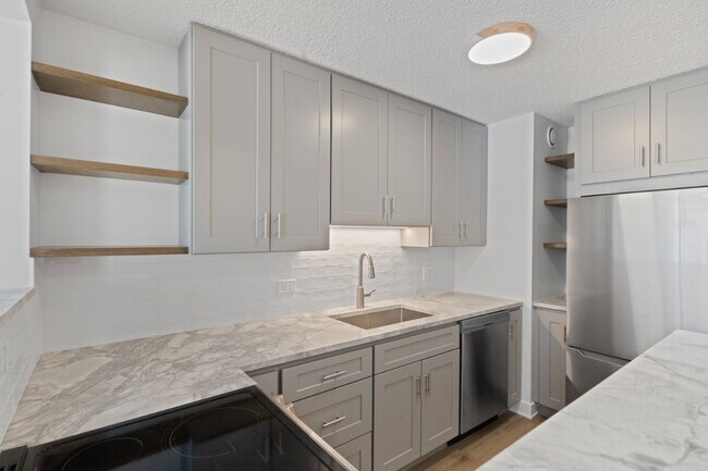 Building Photo - N Clark